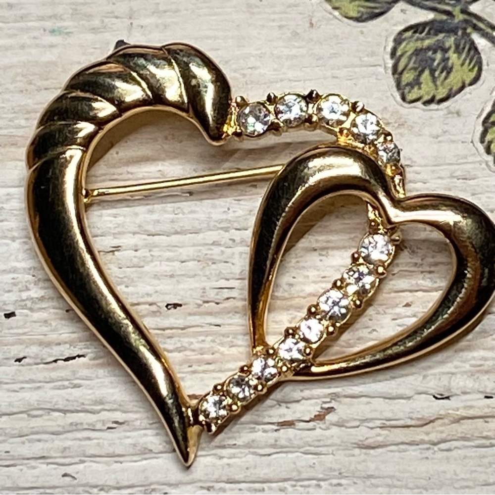🍇 Vintage Brooch Interlocking Hearts Gold Tone Love Rhinestone Pretty Pin